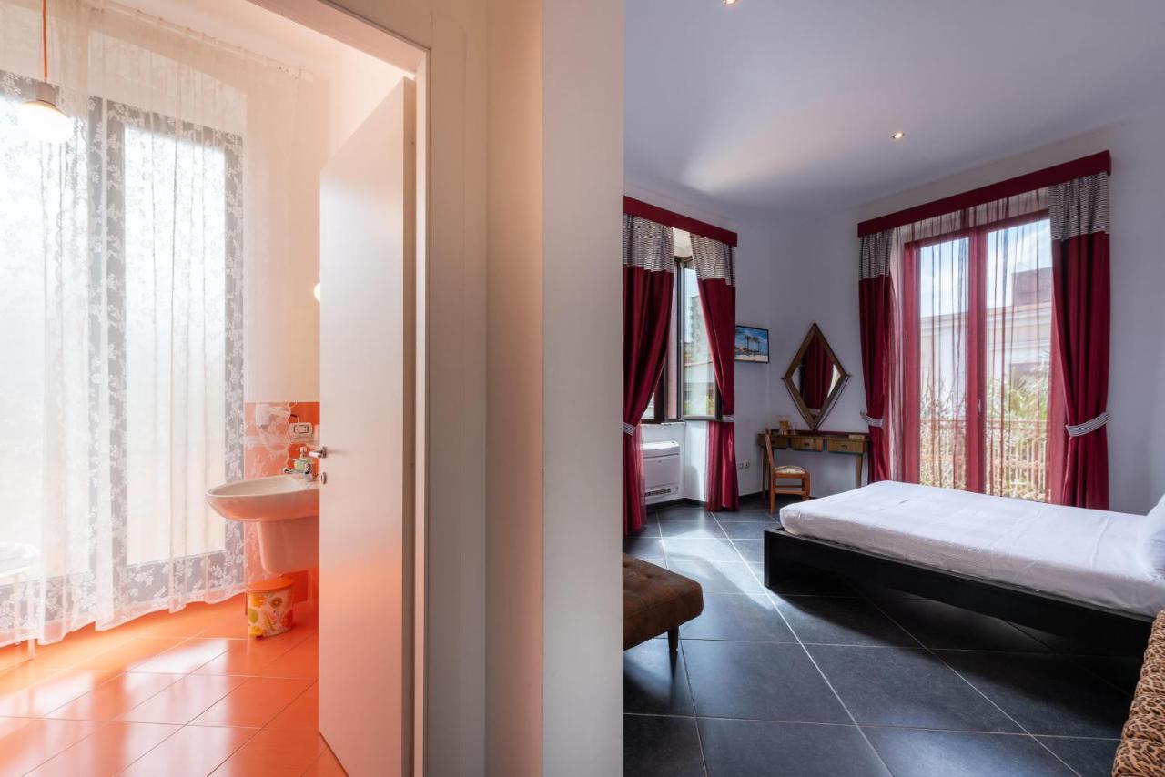 Maria Vittoria Charming Rooms And Apartments Brindisi Zewnętrze zdjęcie